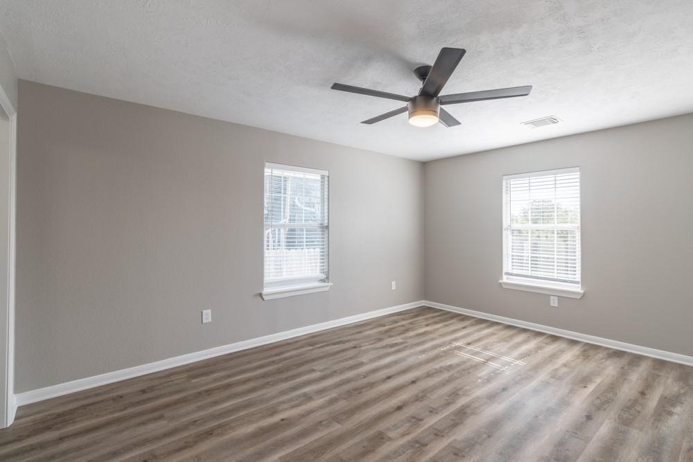 725 10th Street - Photo 13