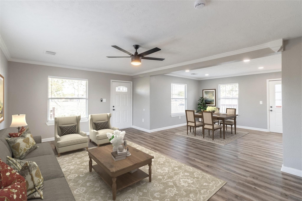 725 10th Street - Photo 0