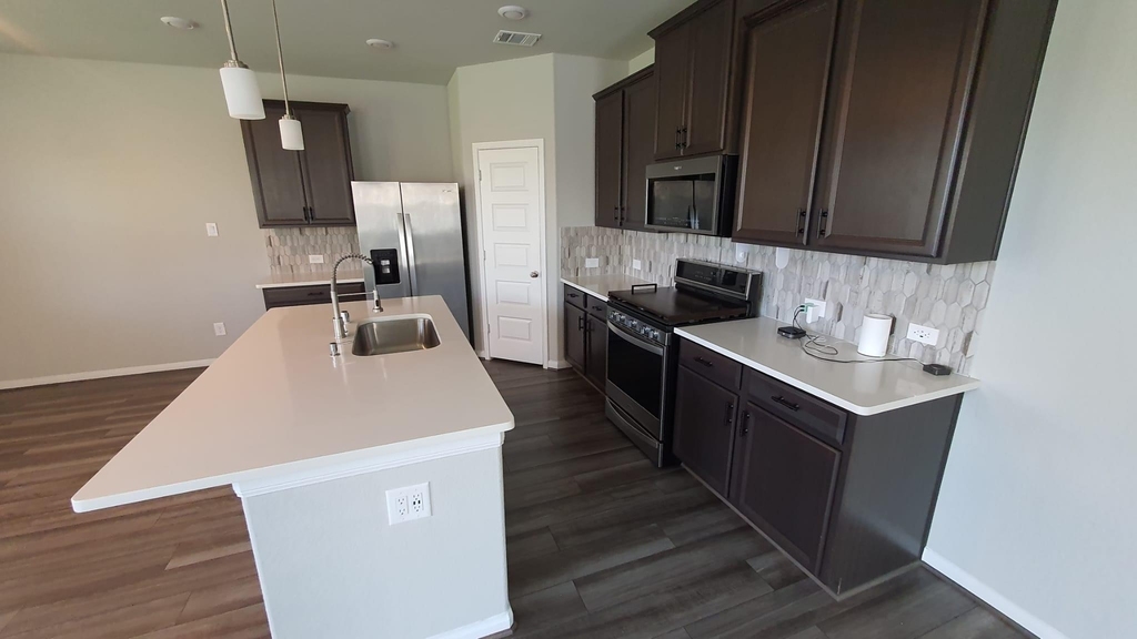 7010 Silverleaf Oak Street - Photo 11