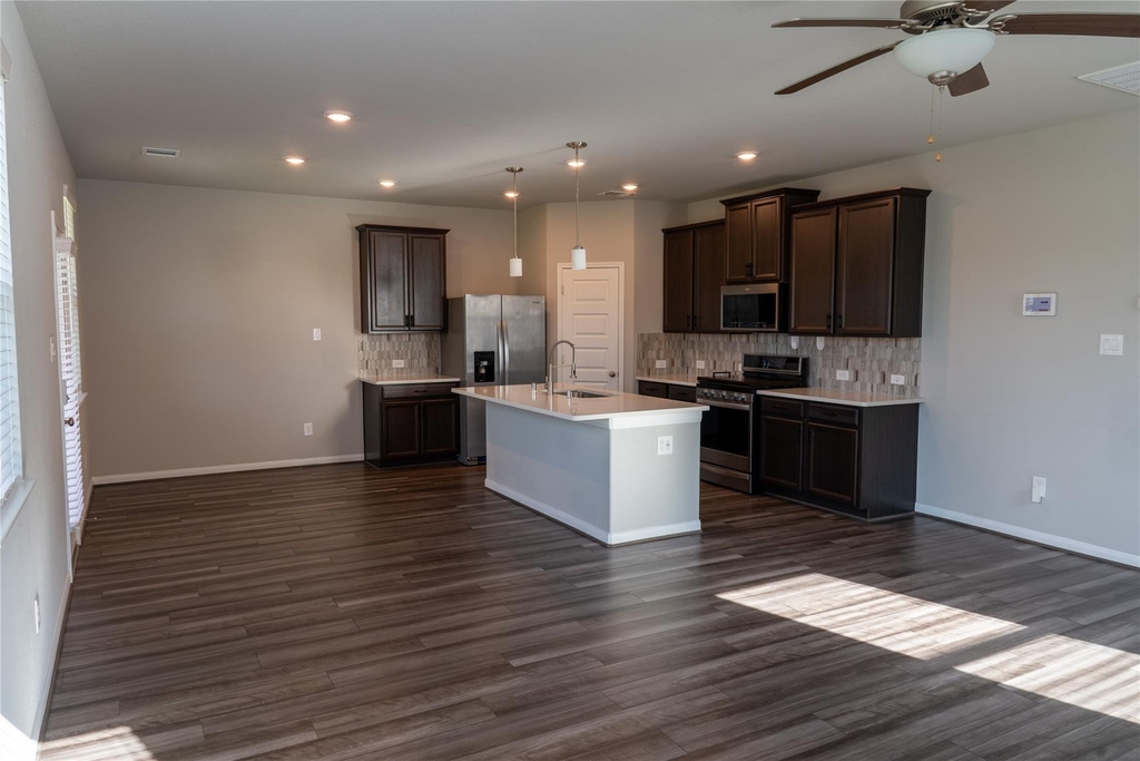 7010 Silverleaf Oak Street - Photo 8