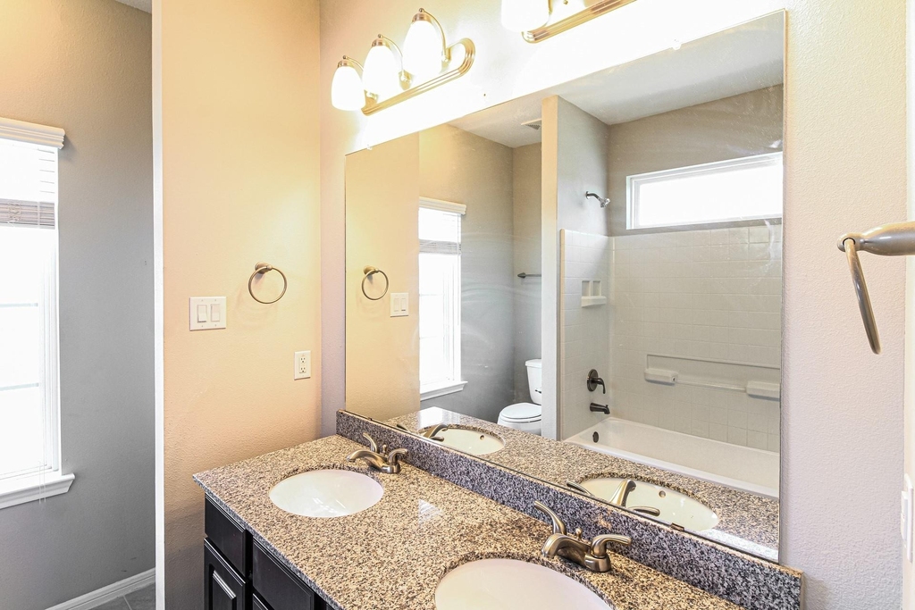 3209 Youngs Meadow Lane - Photo 9