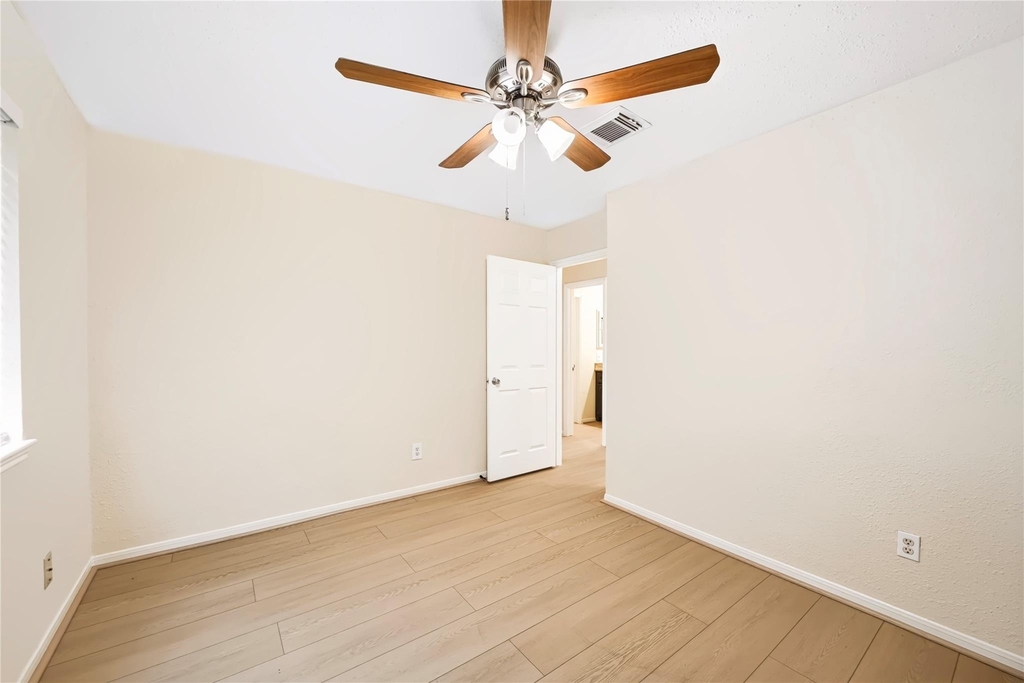 930 Mesa Terrace Drive - Photo 16