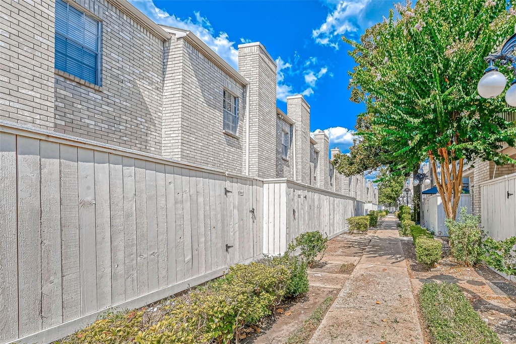 3780 Tanglewilde Street - Photo 2