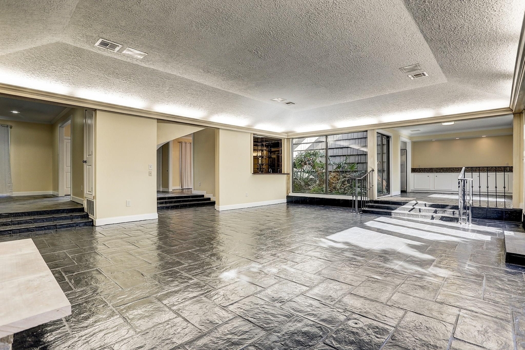 5203 Braesvalley Drive - Photo 8