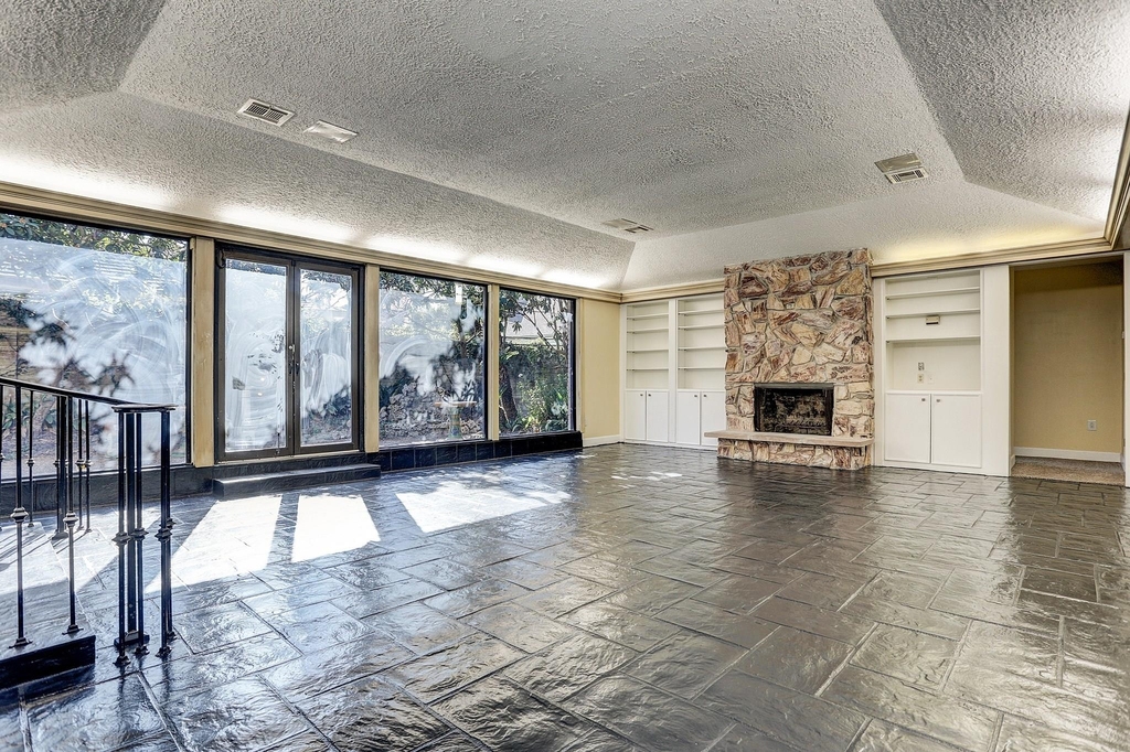 5203 Braesvalley Drive - Photo 4