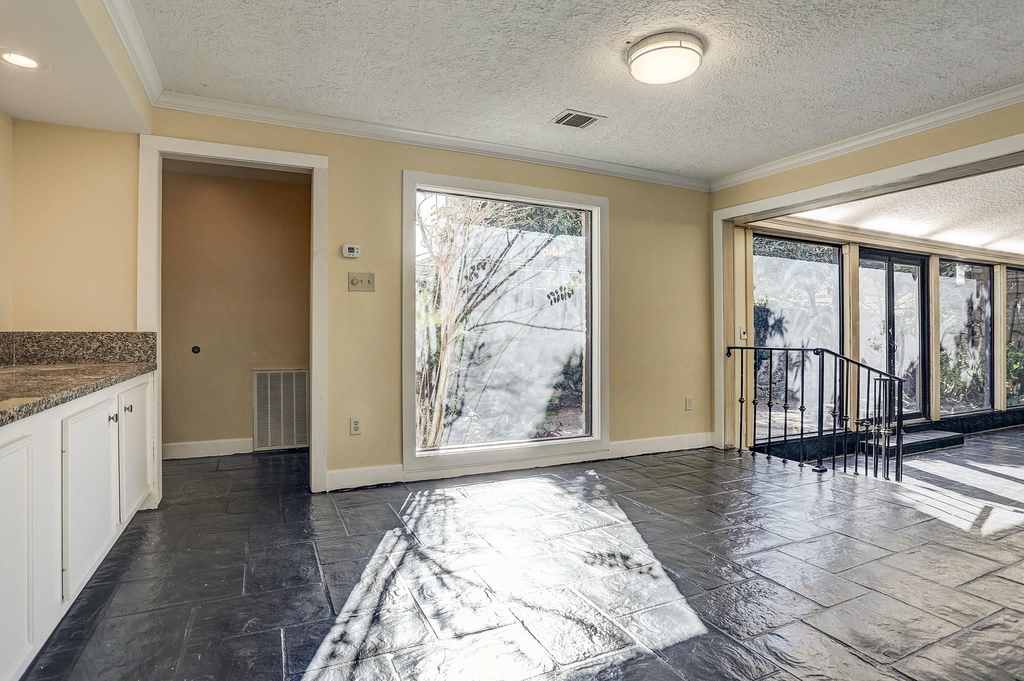 5203 Braesvalley Drive - Photo 9