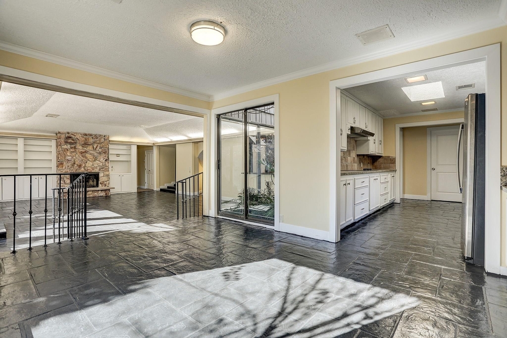 5203 Braesvalley Drive - Photo 6