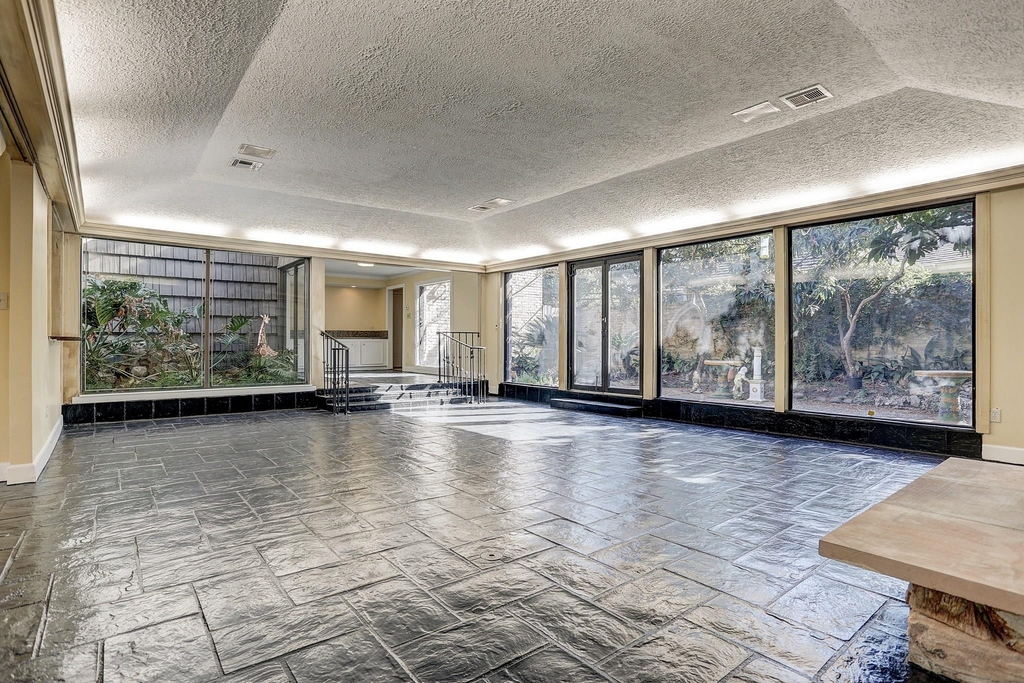 5203 Braesvalley Drive - Photo 5
