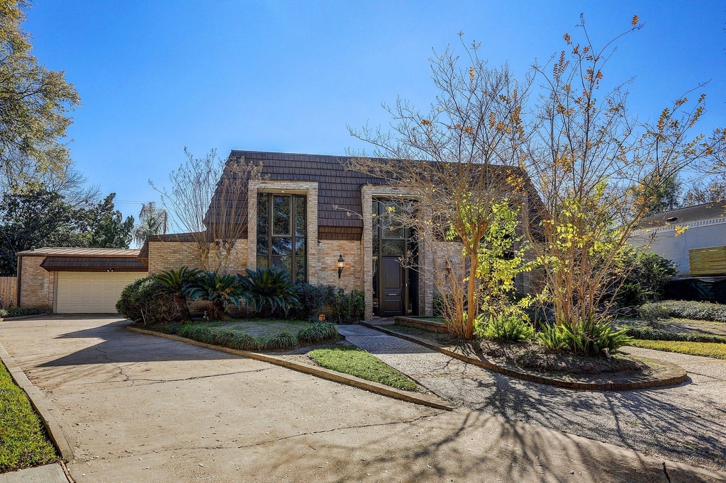 5203 Braesvalley Drive - Photo 0