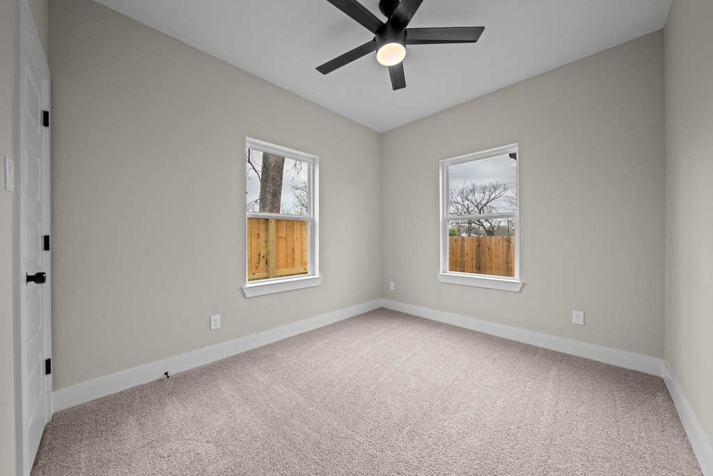 929 Green Meadow Lane - Photo 11