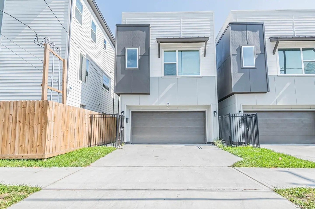 3505 Ennis Street - Photo 0