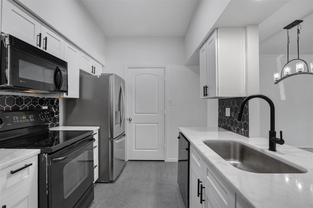 2475 Underwood Street - Photo 3