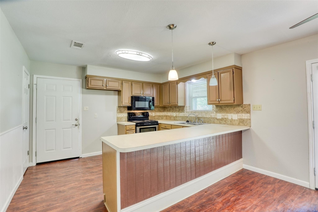 607 Rosewood Drive - Photo 12