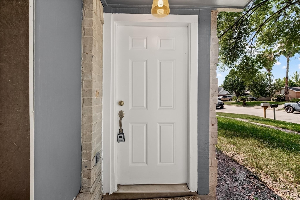2714 S Brompton Drive - Photo 4