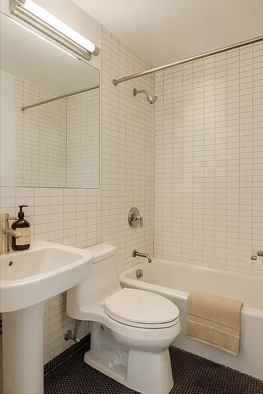 East 38th Street - Photo 4