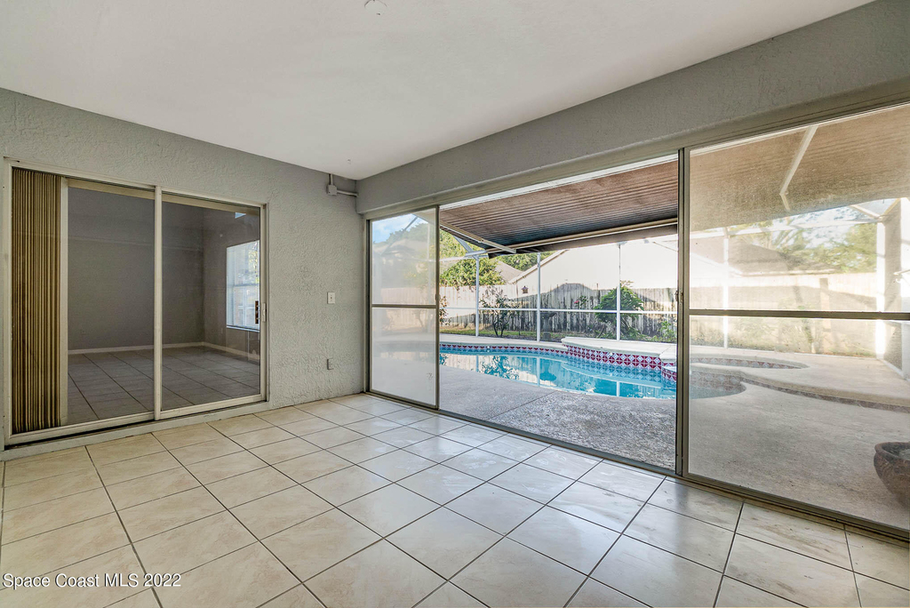 2187 Hedgerow Drive - Photo 18