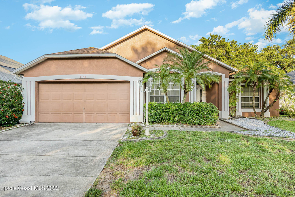 2187 Hedgerow Drive - Photo 2