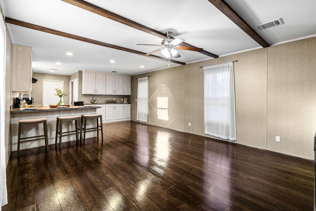 211 Woodstock - Photo 19