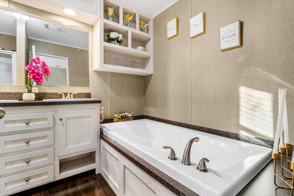 211 Woodstock - Photo 7