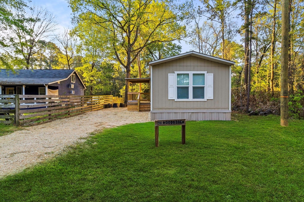 211 Woodstock - Photo 22