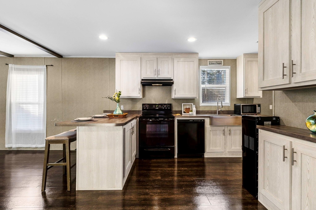 211 Woodstock - Photo 10
