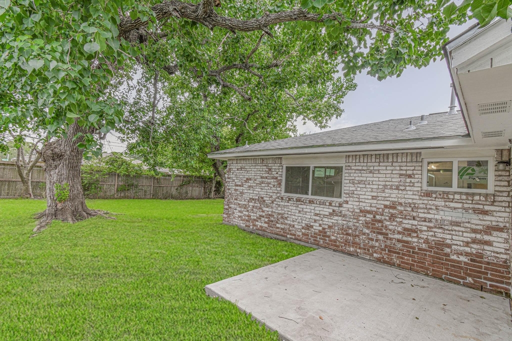 5003 Denoron Drive - Photo 1