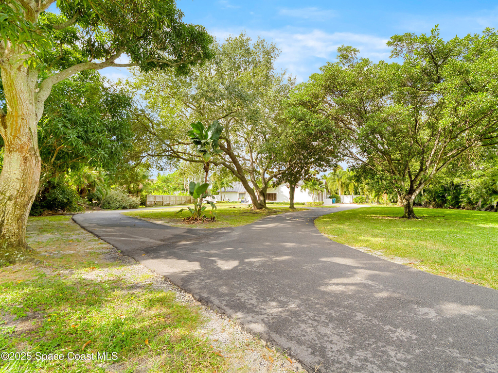 165 Crispin Street - Photo 32