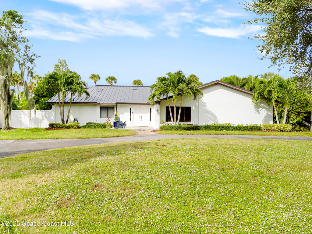165 Crispin Street - Photo 0