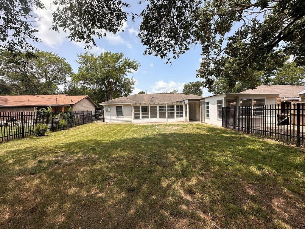 1121 Millie Street - Photo 46