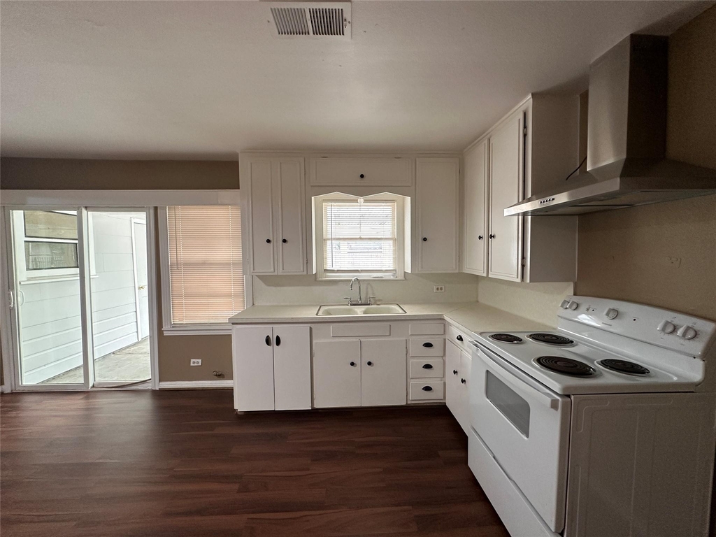 1121 Millie Street - Photo 3