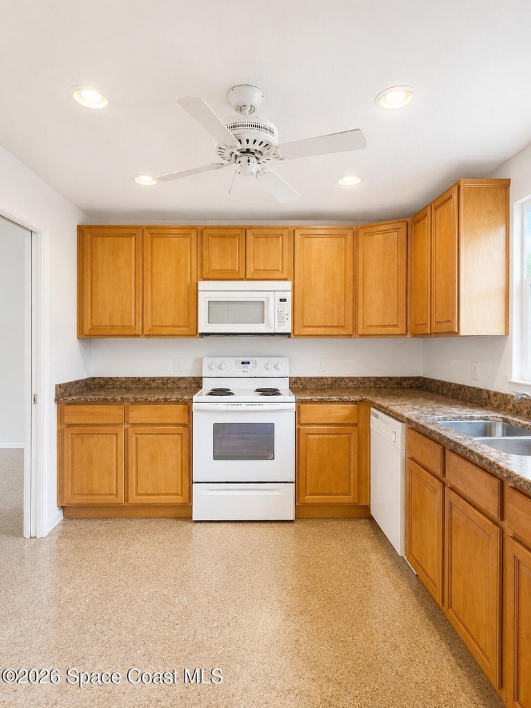 217 Martin Street - Photo 6