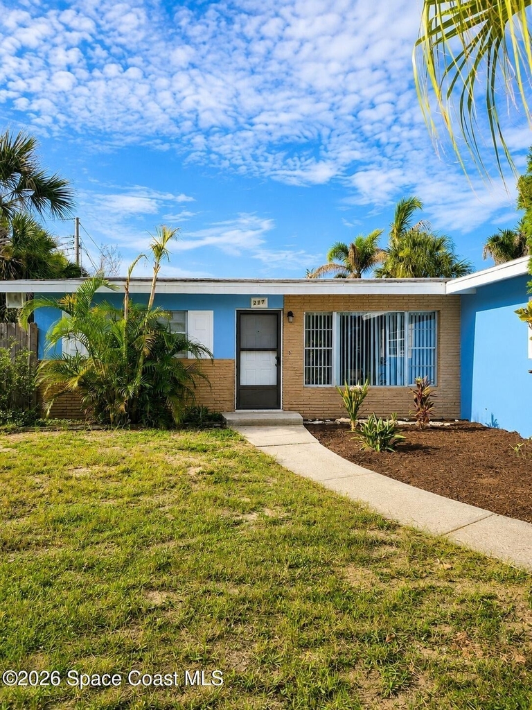 217 Martin Street - Photo 1