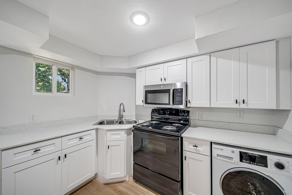 411 Avenue A - Photo 14