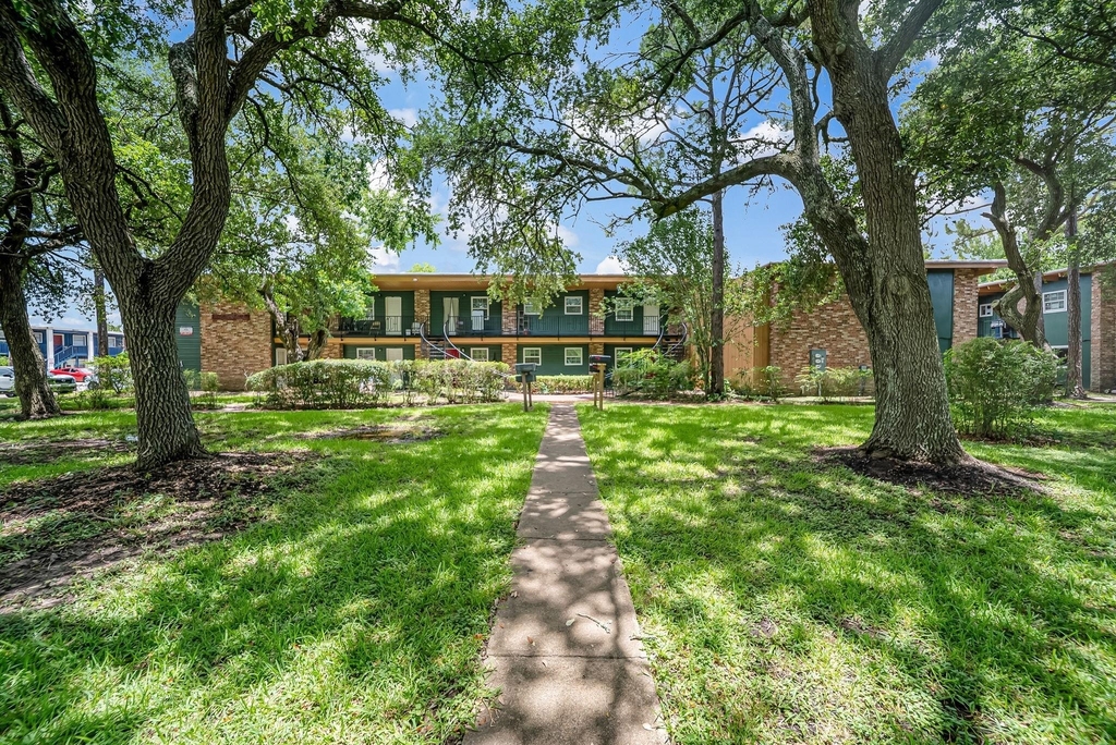 411 Avenue A - Photo 1