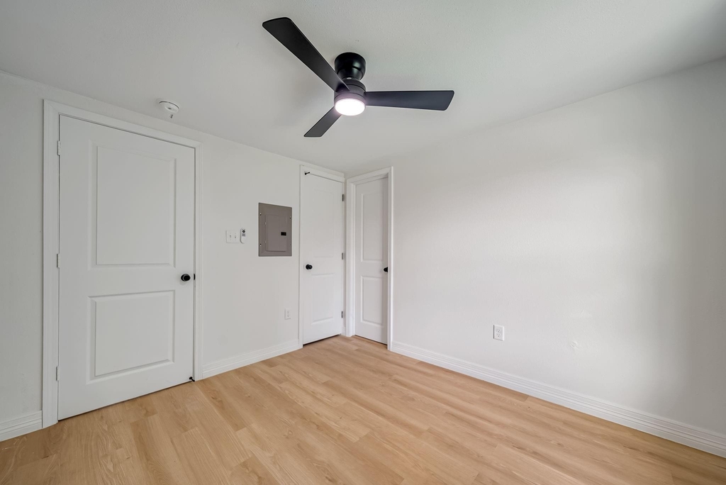 411 Avenue A - Photo 7