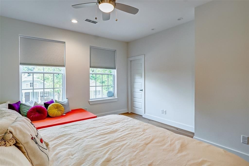 306 E 28th Street - Photo 34