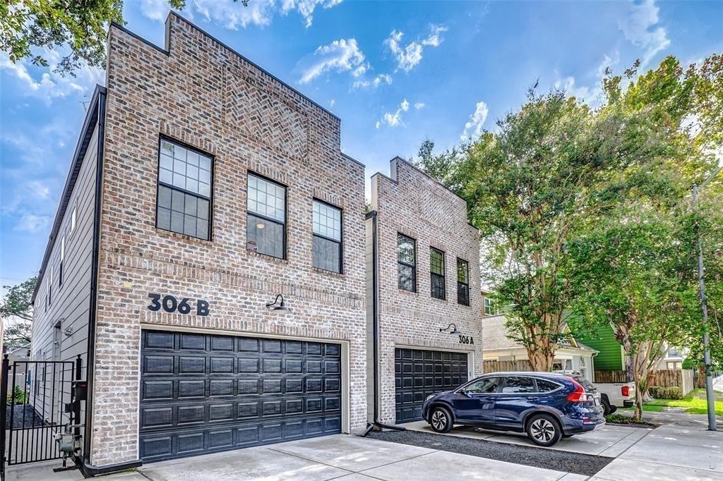 306 E 28th Street - Photo 0