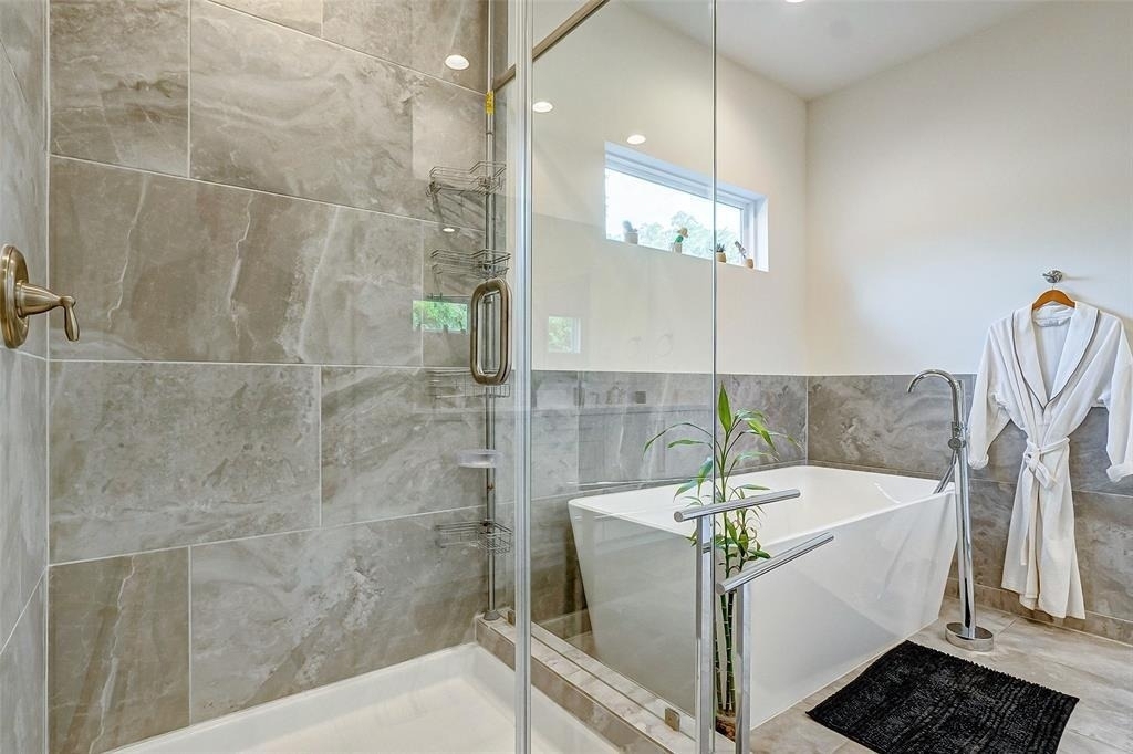 306 E 28th Street - Photo 26