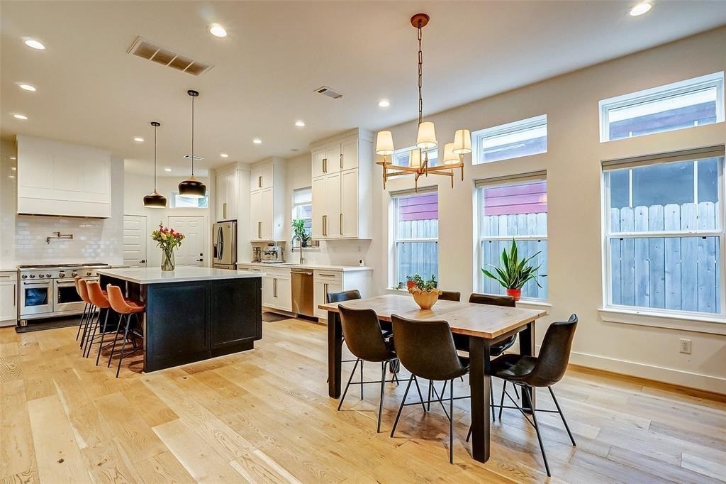 306 E 28th Street - Photo 13