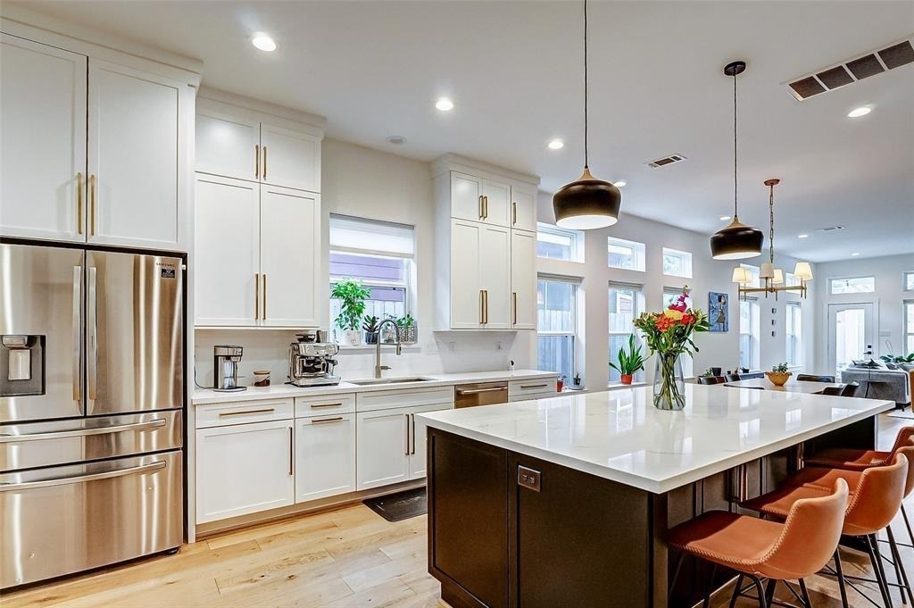 306 E 28th Street - Photo 11