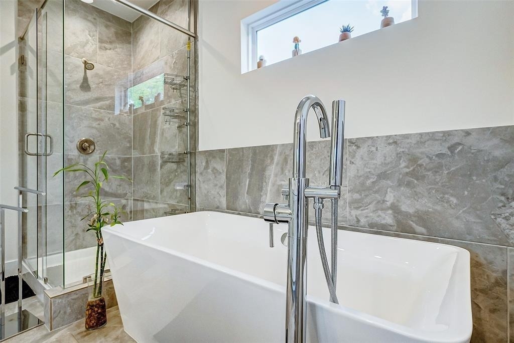 306 E 28th Street - Photo 25