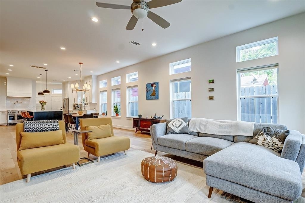 306 E 28th Street - Photo 16
