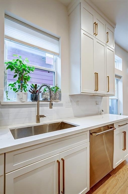 306 E 28th Street - Photo 6