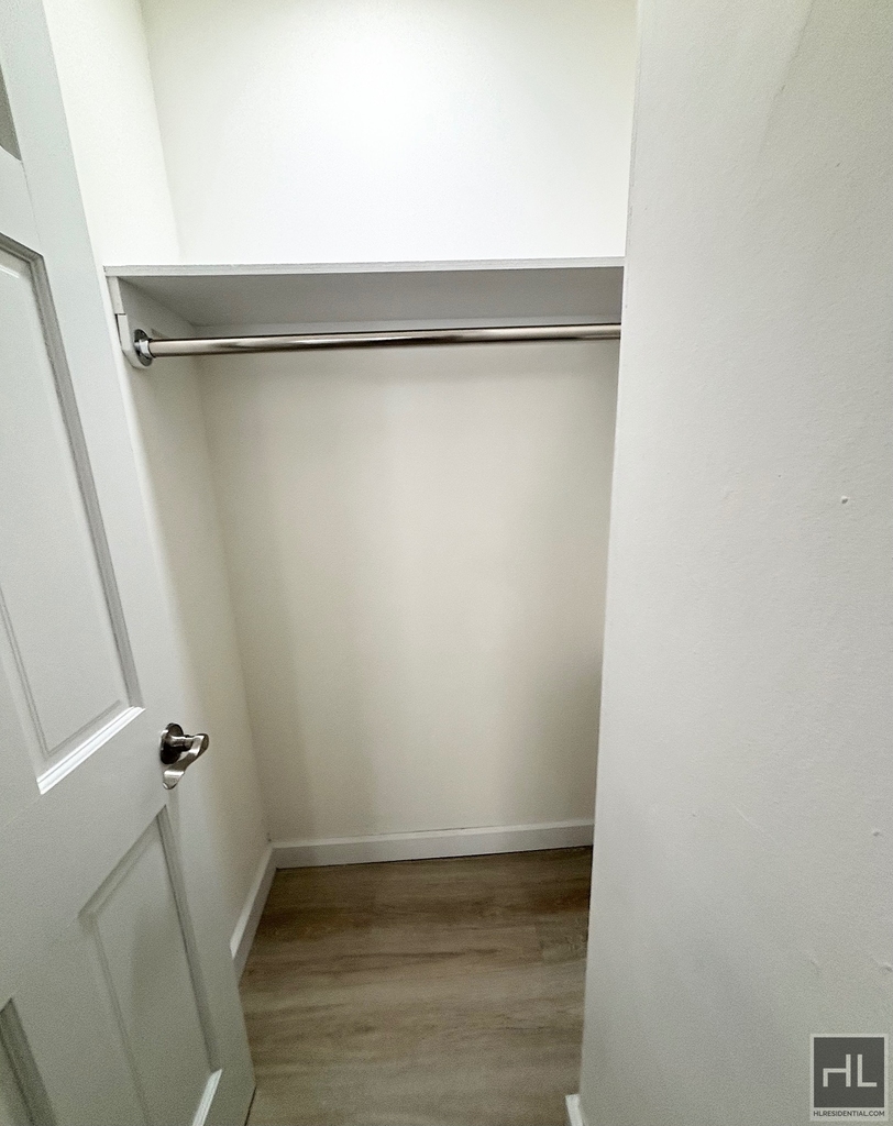 West 34th Street - Photo 0