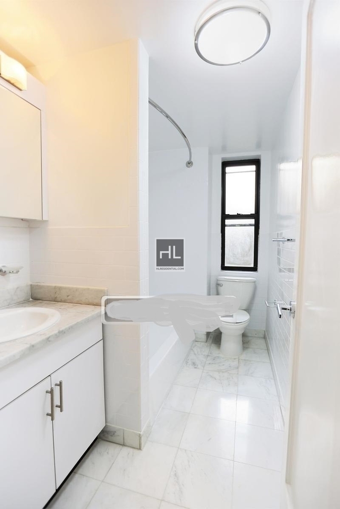 East 38 Street - Photo 3