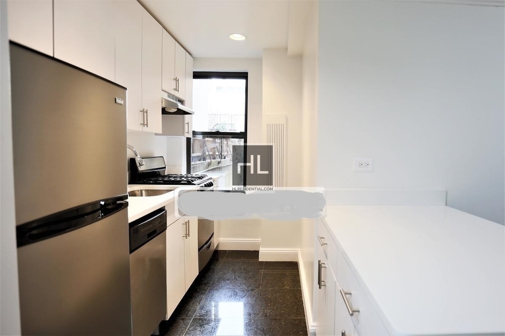 East 38 Street - Photo 2