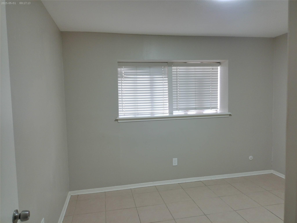 1102 W Tri Oaks Lane - Photo 9