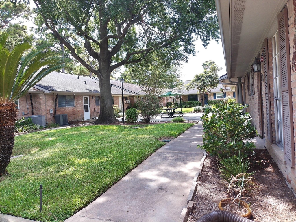 1102 W Tri Oaks Lane - Photo 23