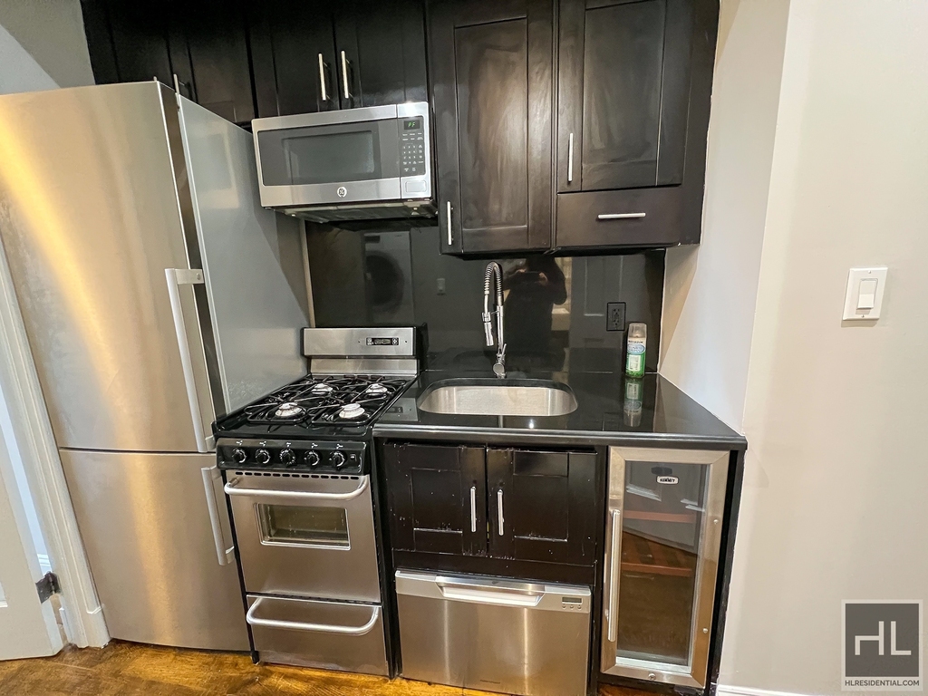 West 103rd Street - Photo 2
