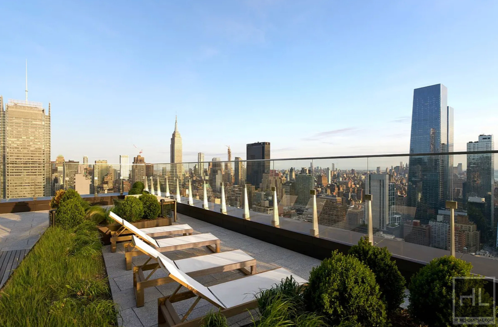 10th Avenue - Photo 9